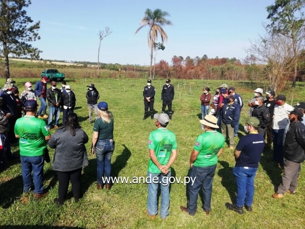 Realizan jornada de reforestación de especies forestales en Yguazú