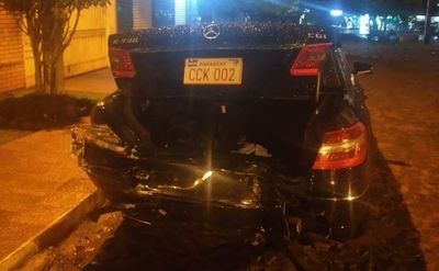 Ebrio al volante choca vehículo estacionado de exdiputado - ABC en el Este - ABC Color
