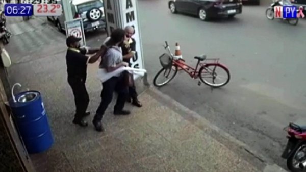 Extrema violencia: Guardia mató a transeúnte en PJC | Noticias Paraguay