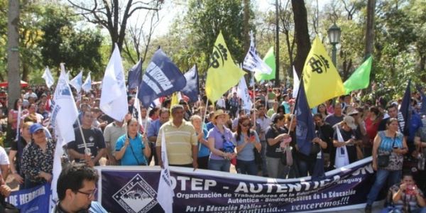 Tras movilización de hoy, docentes decidirán estrategia de huelga desde el lunes