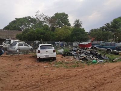 Llevó su auto a la chapería y era un desarmadero que lo dejó sin motor - Nacionales - ABC Color