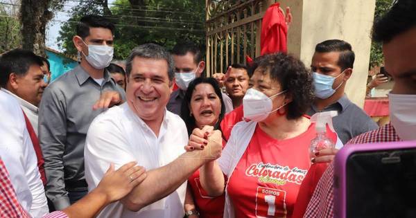 La Nación / Encuentro en Caacupé: “Las mujeres en política son las mejores cuando se deciden”, afirma Cartes