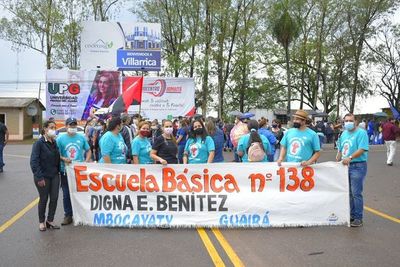 Docentes cierran ruta en el cruce Villarrica-Paraguarí - Nacionales - ABC Color