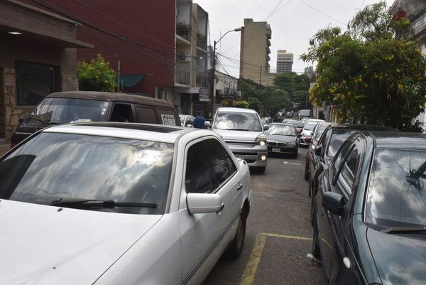 Cuello de botella en zona del Mercado 1, ante ausencia de PMT - Nacionales - ABC Color