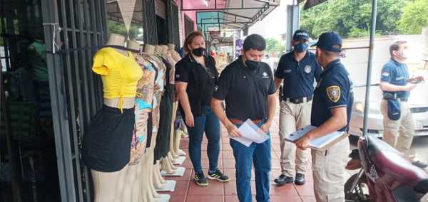 Allanan local comercial e incautan productos presumiblemente falsificados en Fernando de la Mora | Ñanduti