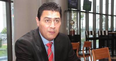 La Nación / Carlos Echeverría pide a los luqueños diferenciar su gestión del liberal Meza