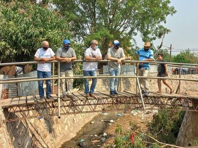 Nakayama promete que no desalojará a bañadenses - Nacionales - ABC Color