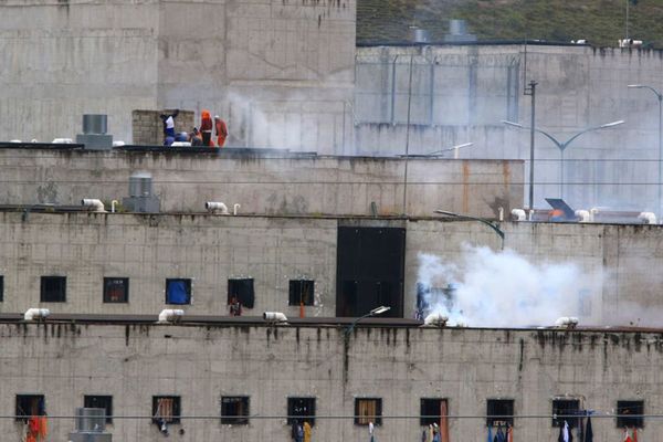 Crece la tensión política tras la peor tragedia carcelaria en Ecuador, que dejó 118 muertos - ADN Digital
