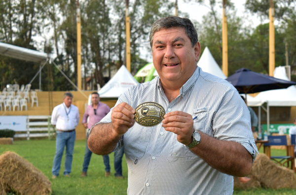 Se premiaron a criadores que lograron los mejores Brangus del mundo en 2020