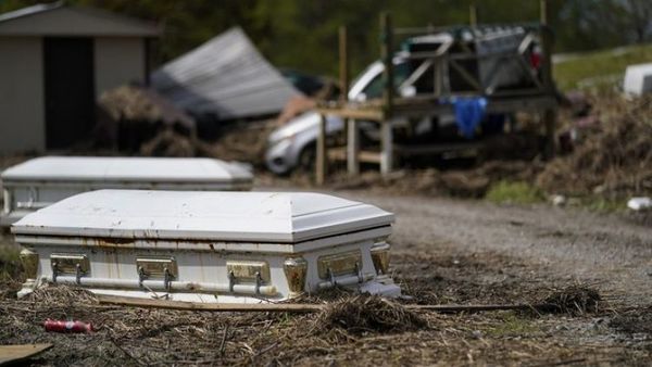 Un pueblo estadounidense queda lleno de ataúdes tras el paso del huracán Ida