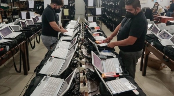 Elecciones cada vez más cerca: el domingo inicia distribución de kits