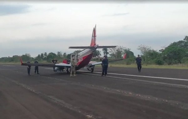 Crónica / “NOS TIRAMOS DE NARIZ”. Avión en que viajaba Zuny sufrió un accidente en Salto del Guairá