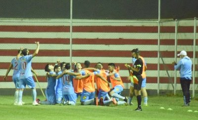 Crónica / Resi, cada vez más cerca de la Primera