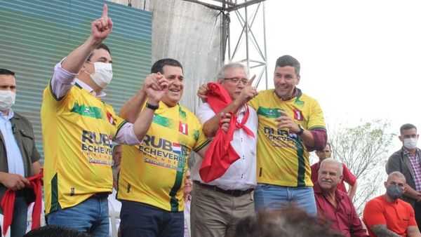 Hurrero pidió a Horacio Cartes reflotar la reelección