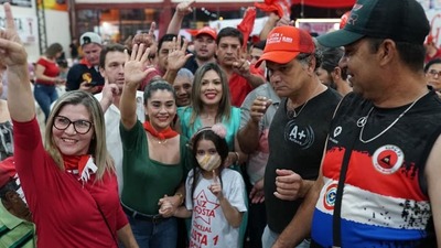 Cierre de campaña de Liz Acosta reúne a gran cantidad de colorados en CDE – Diario TNPRESS