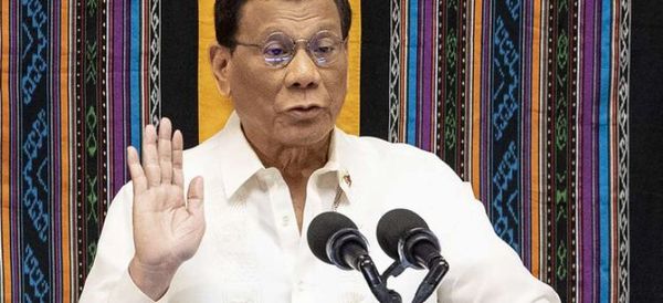 El presidente filipino Duterte anuncia su retirada de la vida política