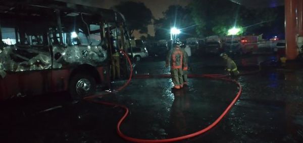 Buses de la Línea 28 ardieron en llamas