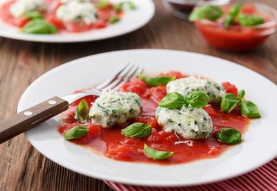 Malfatti de rúcula fresca para olvidarse del delivery del sábado - Gastronomía - ABC Color