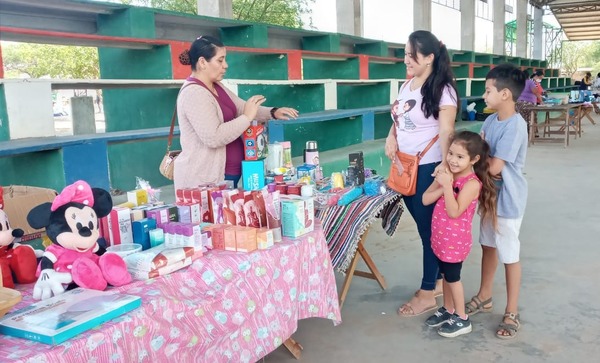 Realizan feria de emprendedores en la ciudad de Mariscal Estigarribia