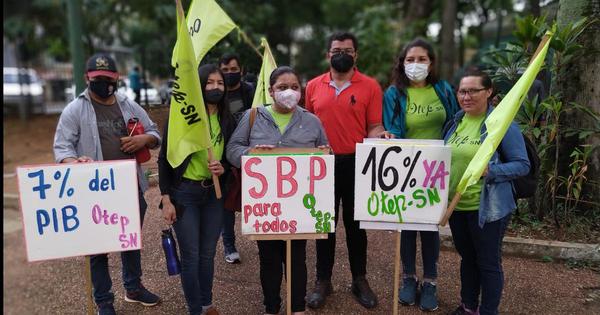 Exministro de Hacienda pide cordura a docentes ante finanzas públicas en riesgo