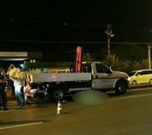 Hombre fallece arrollado en Roque Alonso - Paraguay.com