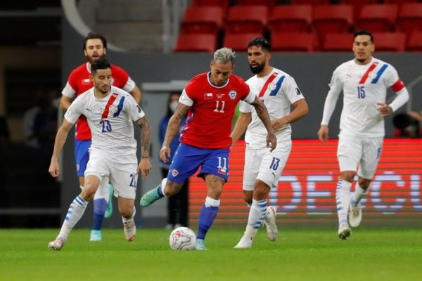 Dos nuevas bajas en Chile a días del partido ante Paraguay