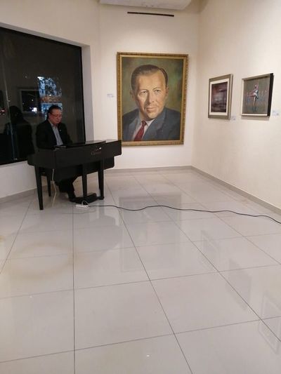 Cuestionan velado homenaje a dictador Stroessner en muestra de arte - Nacionales - ABC Color