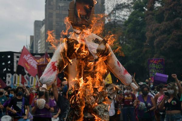 La izquierda y el centro se unen por primera vez en marchas contra Bolsonaro - Mundo - ABC Color