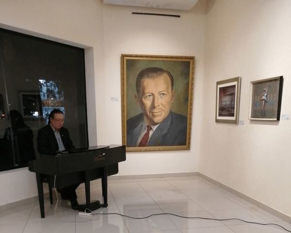 Repudian exposición de un retrato de Stroessner en el Centro Municipal de Arte de Encarnación