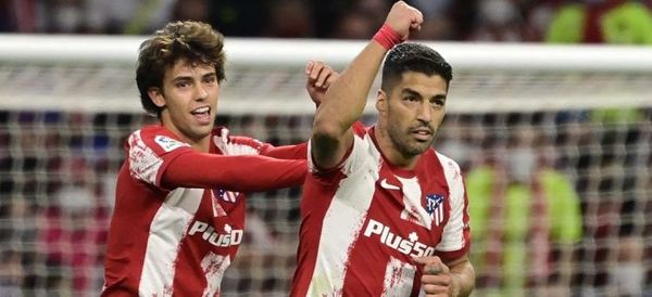 El Atlético de Madrid se aprovecha (2-0) de un Barcelona en crisis
