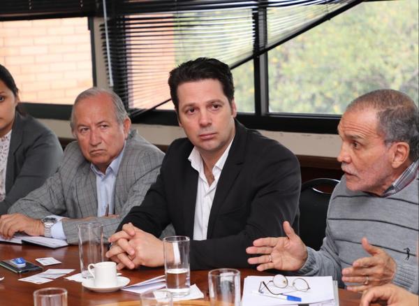 MIC establece prórroga hasta fin de año para homologación de celulares - La Clave
