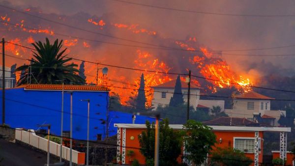 España destina 200 millones de euros para la isla de Canarias afectada por el volcán
