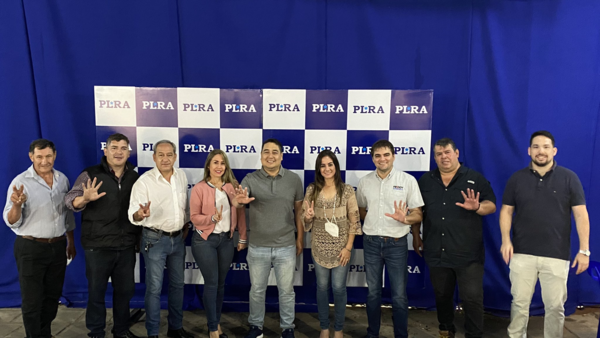 A una semana de las elecciones, PLRA entrega fondos a candidatos