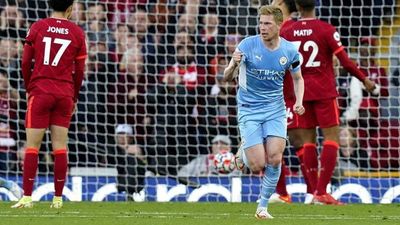 Manchester City rescata un empate ante Liverpool