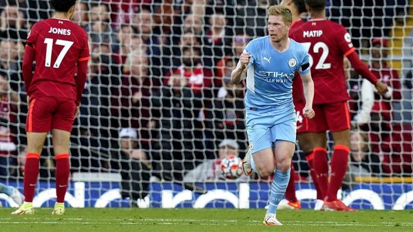 Manchester City rescata un empate ante Liverpool