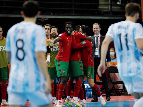 Argentina pierde la cima con polémica - Fútbol Internacional - ABC Color