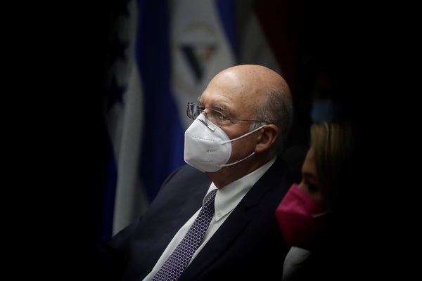Expresidente salvadoreño Cristiani abrió 16 empresas en paraísos fiscales - MarketData