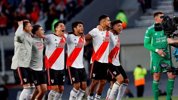 River Plate derrota a Boca Juniors y alcanza la cima