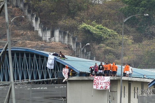 Un nuevo enfrentamiento en la cárcel de Guayaquil deja cuatro heridos | Ñanduti