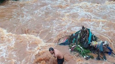 Niño de 2 años habría caído al cauce de un arroyo y está desaparecido
