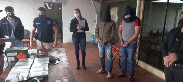 Dos militares detenidos con más de 10 kilos de cocaína de alta pureza - Nacionales - ABC Color