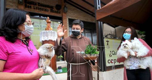 La Nación / Hermanos capuchinos realizarán bendición de mascotas hasta hoy