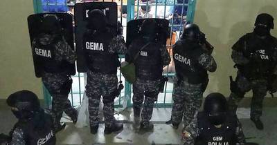 La Nación / El Papa lamenta la explosión de violencia en cárcel de Ecuador