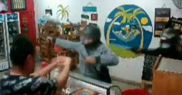 La Nación / Violento asalto deja 2 personas heridas