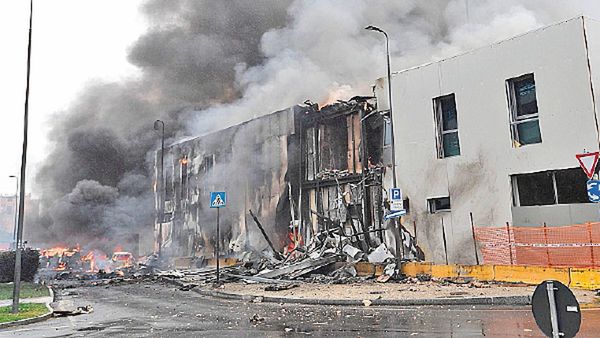 Ocho muertos en accidente de avión cerca de Milán