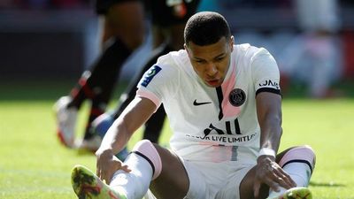 Mbappé pidió irse en julio y no lo dejaron