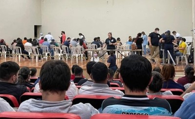 Desde hoy vacunan con primera dosis a jóvenes de 18 años en adelante