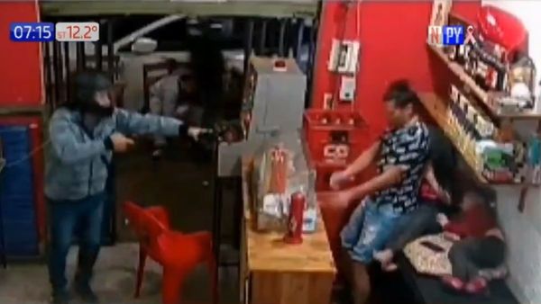Dispararon en el pie a una niña en asalto a bodega