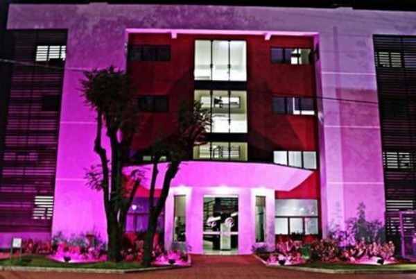 Octubre rosa: Fundación Tesãi reduce aranceles para atención mamaria