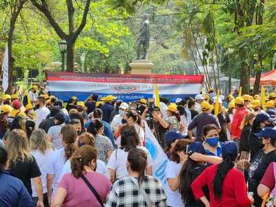 Hacienda y docentes retomarán hoy diálogo sobre el porcentaje de reajuste salarial | Ñanduti